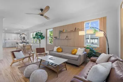 Port City Gem / Modern Luxury / Heart of Downtown
