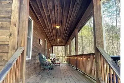 Image de Modern Log Cabin near Lake Keowee sleeps 6-8    Hunting and Hicking Trails