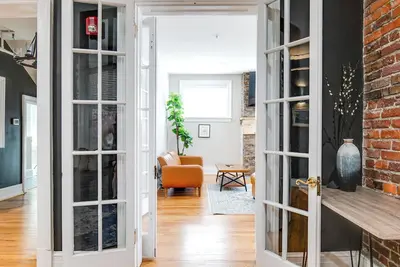 Image de Grand Retreat with Vmfa Views + Large Groups