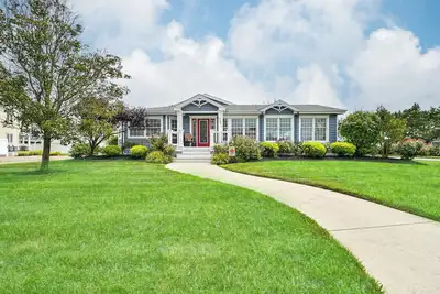 75 Ft from the Beach! Beach Block!