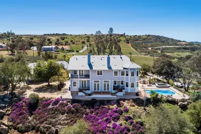 Image de Luxury Nature Estate w/ 3 Homes, Salt Pool, Jacuzzi. Retreats, Intimate Weddings