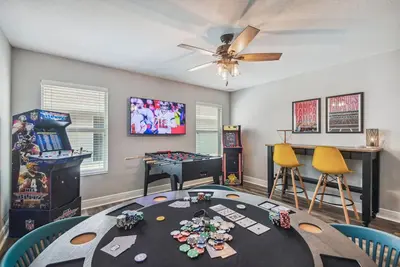 Image de Fabulous Find - North Hyde Park w/Game room - Near Everything Tampa!