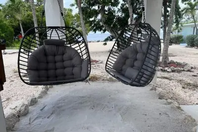 Image de New! Oceanview Oasis whole house - Theater - Screened Porch - Sundeck - Grill