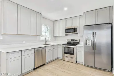 Image de Single Family Home in quiet neighborhood, 2br 1. 5ba