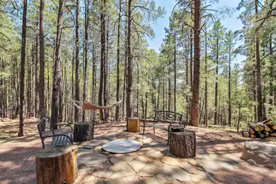 Image de Near Trails: Forest Lake Retreat w/ Backyard Oasis