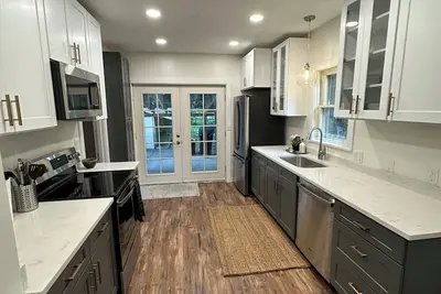 Cozy Home Near Campus and Canyon