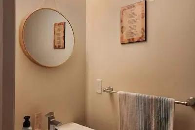 Image de Cozy Property in Toronto with Free Parking-Wifi, steps away from subway station