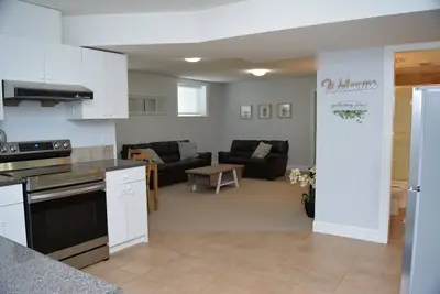 Image de Beautiful 2 bedroom place in Surrey