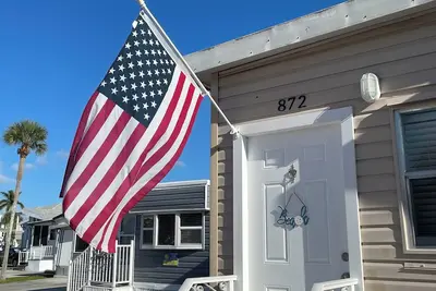 Nettles Island - Beach Cottage