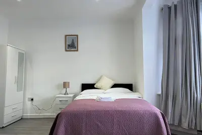 Image de Remarkable 2-Bed Apartment in Ilford, London
