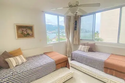 Image de Best location steps from the beach