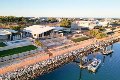 Image de Bonefish - Marina house with a jetty and a viewing platform!