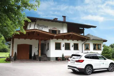 Image de Bel appartement à Aschau, ski-bus devant la porte