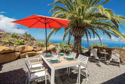 Image de The Blue Finca: Modern Canarian-style vacation home with great architecture