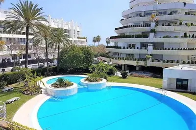 Superior 4 bedroom apartment, Marbella center, close to the beach promenade