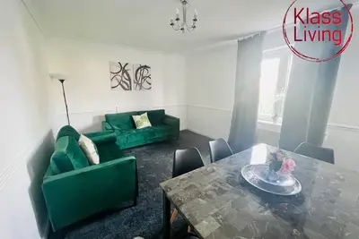 Image de Modern 3 bedroom apartment with private driveway