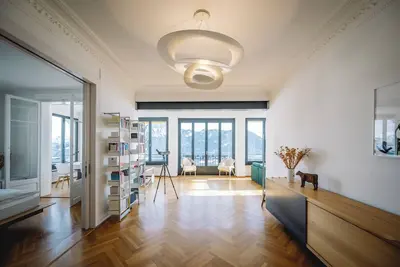 Image de Design mountain retreat with panoramic views