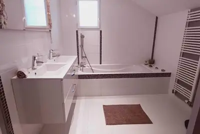 Image de 15mn grenoble vue vercors wifi gratuit-6 personnes