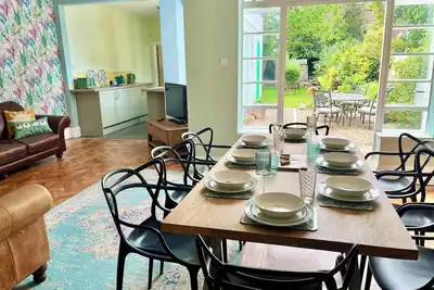 Image de Spacious semi-detached Southsea House