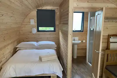 Image de Forest Pod 4 (Pet Friendly) - a glamping pod that sleeps 2 guests in 1 bedroom