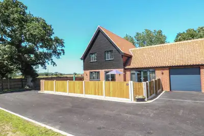 Image de Oak Tree House, 1 Homestead Gardens, family friendly in Filby