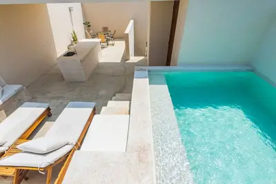 Image de Stunning 1br penthouse with private rooftop & pool - Ideal for remote workers