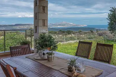 Image de Stone villa Halepa with panoramic view and fantastic garden area! \n
