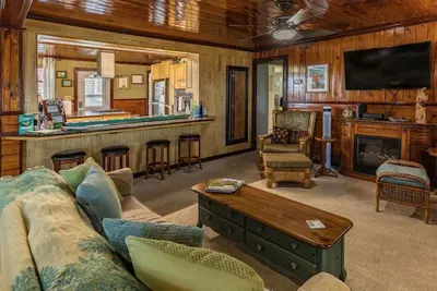 Image de 2b/1b sleeps 8 on the Bay - 270' fishing pier, pool, spa, w/ tons of amenities