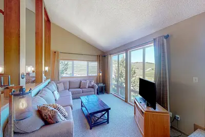 Image de The Mountainside - Unit B47 with a private indoor hot tub, views, & pool
