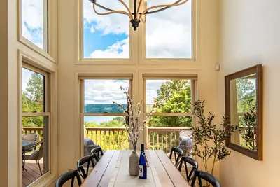 Image de Scenic Seneca lake home with private dock & soaring views!