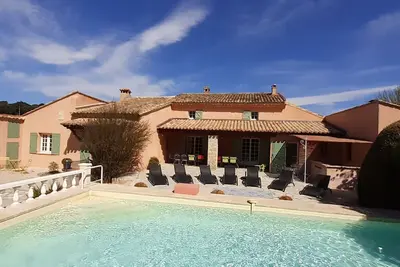 Image de Magnifique gite de groupes en Provence jusqu'Ă 19 personnes