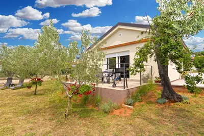 Image de House 2279/75934 (Istria - Medulin), 350m from the beach