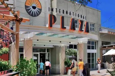 Image de Blooming Journey Tampa Bay Central Location! \n1bedroom 1bath private balcony. \n