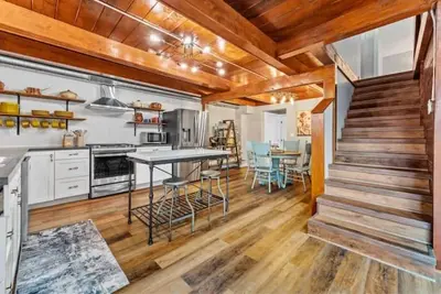 Image de Book-Me-By-The-Lake