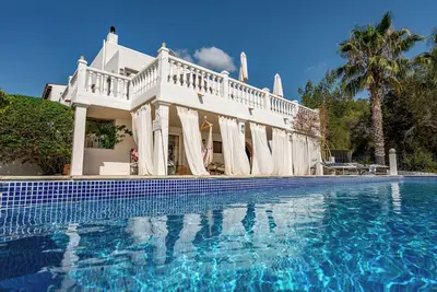 Image de Can Paradis - Be Transported Back to 1970 and ' The Summer of Love'