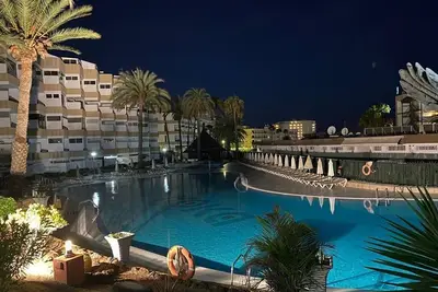 Image de Breathtaking sea and Mountain View From Relaxing Flamingo Nest Apartment