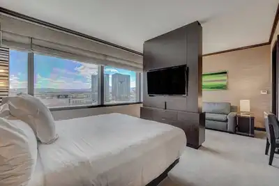 Image de Vdara 16th Floor Suite w/ Amazing Aria City Views!