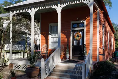 Image de Abita Historic House - fun place to visit for a retreat full on relaxation.