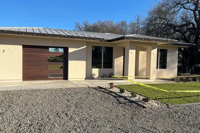 Image de Two Bedroom with private river access