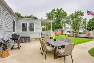Image de Port Clinton Vacation Rental w/ Boat Dock & Grill!