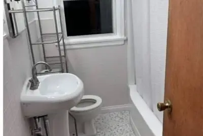 Image de Mcm duplex close to Light Rail!