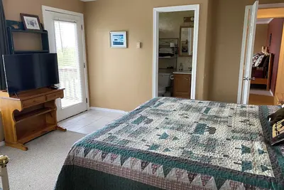 Image de Moose Is Inn Room 1- Clean and Cozy Room with a View!