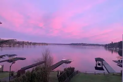 Image de Lake Stevens Lake Front Retreat- family friendly