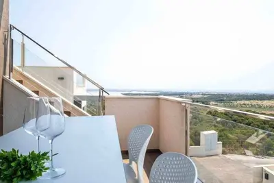 Appartement de standing avec jacuzzi proche golf r