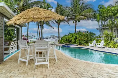 Image de Coconut Cottage @ Clw Beach!