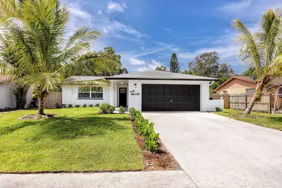 Image de Coco Bay Retreat w Heated Pool for 8 Guests Close to Gulf Beaches