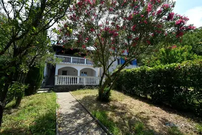 Image de Appartement de deux chambres avec la terrasse et la vue sur le mer Omisalj, Krk (A-21584-a)