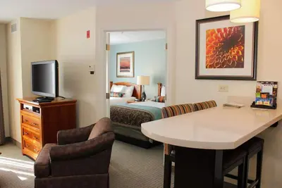 Image de Enjoy a Hassle-Free Stay! Close to Orchards Park West, w/ Free Breakfast, Pool!