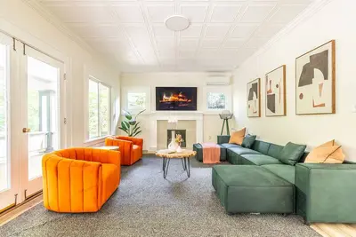 Image de 9-Bed Capitol Hill Oasis w/King beds & Pool Table