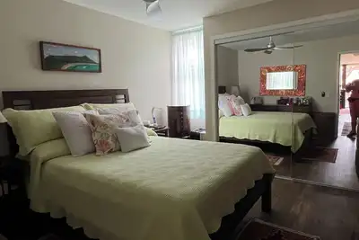 Image de Country, relaxing side of Honolulu. Do you like hikes, beach, sunset? It’s here!